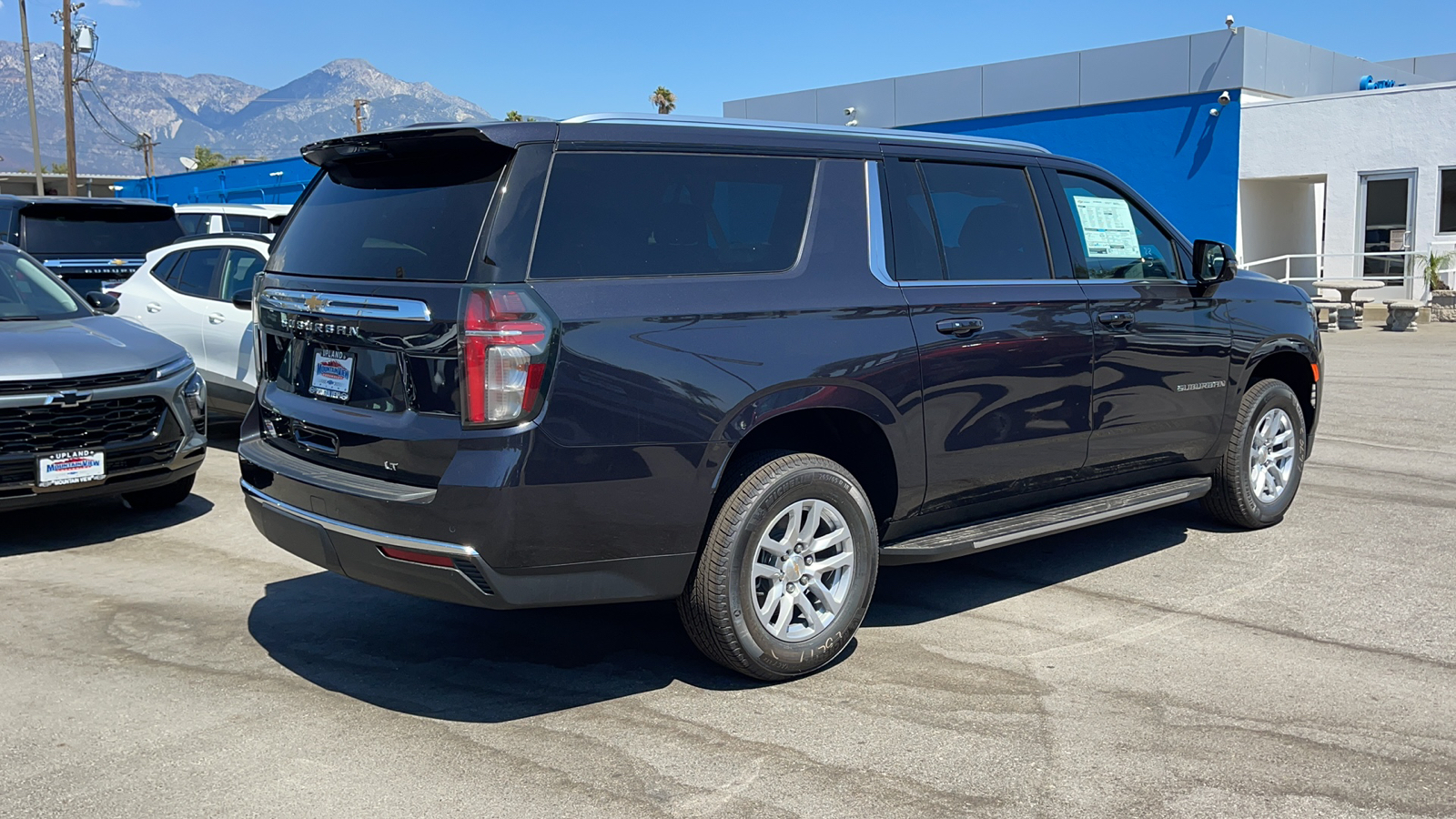 2024 Chevrolet Suburban LT 3