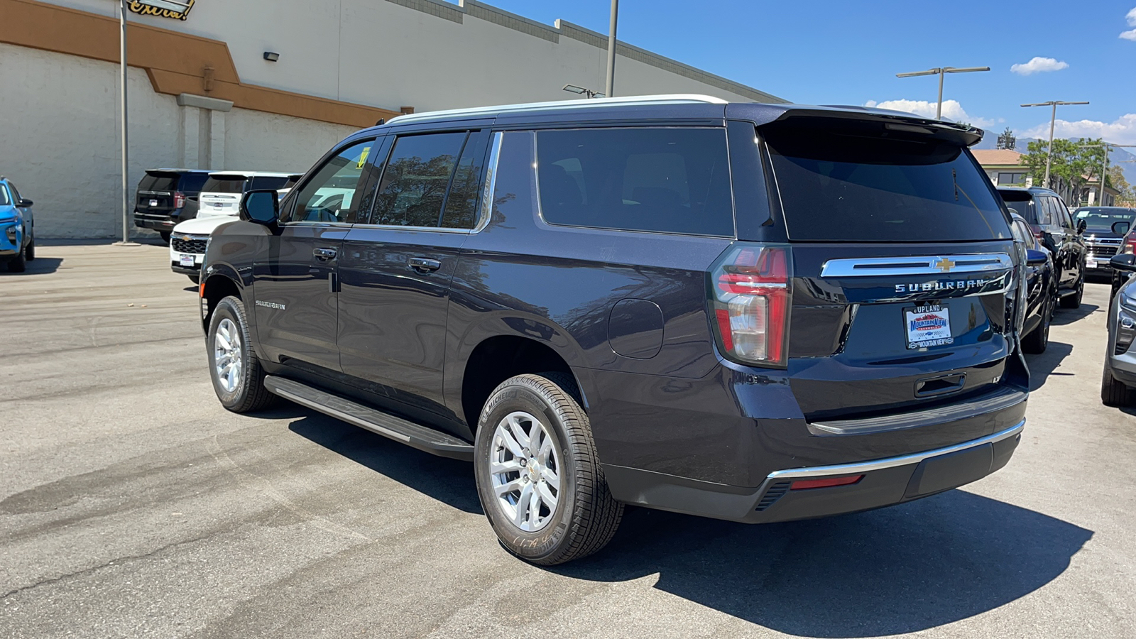 2024 Chevrolet Suburban LT 5