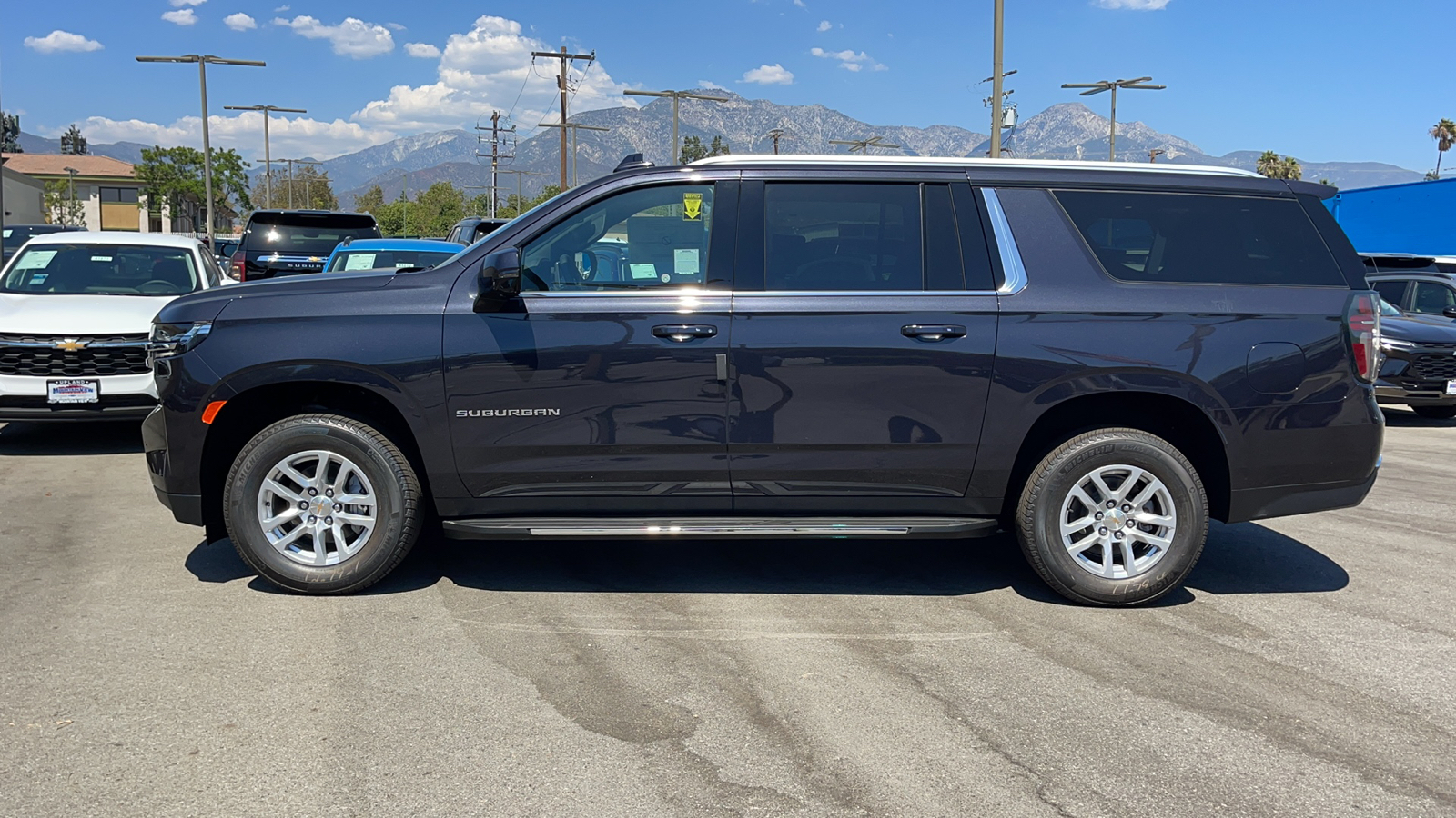 2024 Chevrolet Suburban LT 6