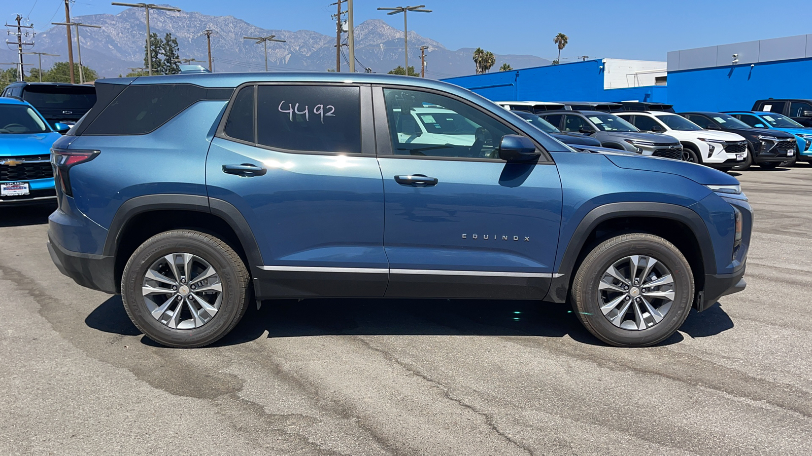 2025 Chevrolet Equinox FWD LT 2