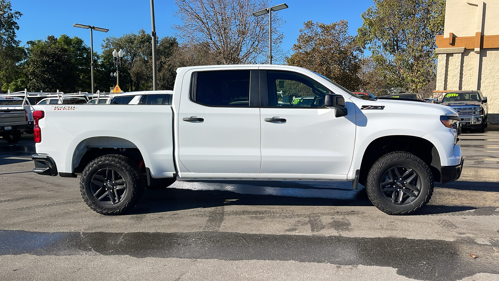 2024 Chevrolet Silverado 1500 Custom Trail Boss 2