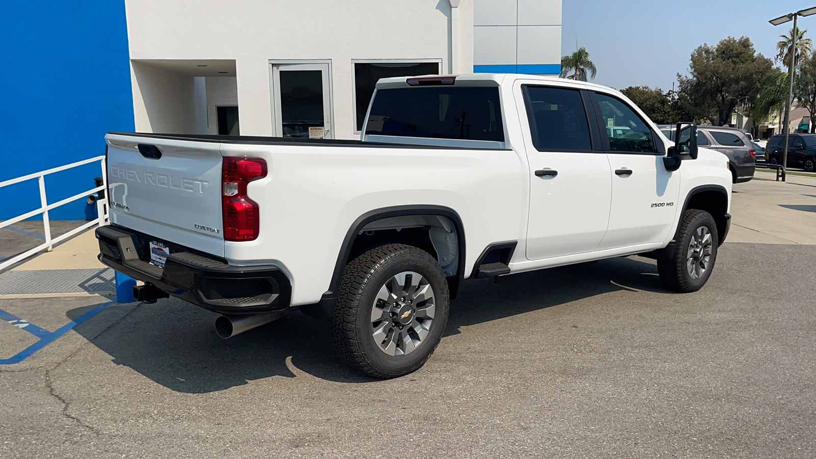 2025 Chevrolet Silverado 2500HD Custom 3