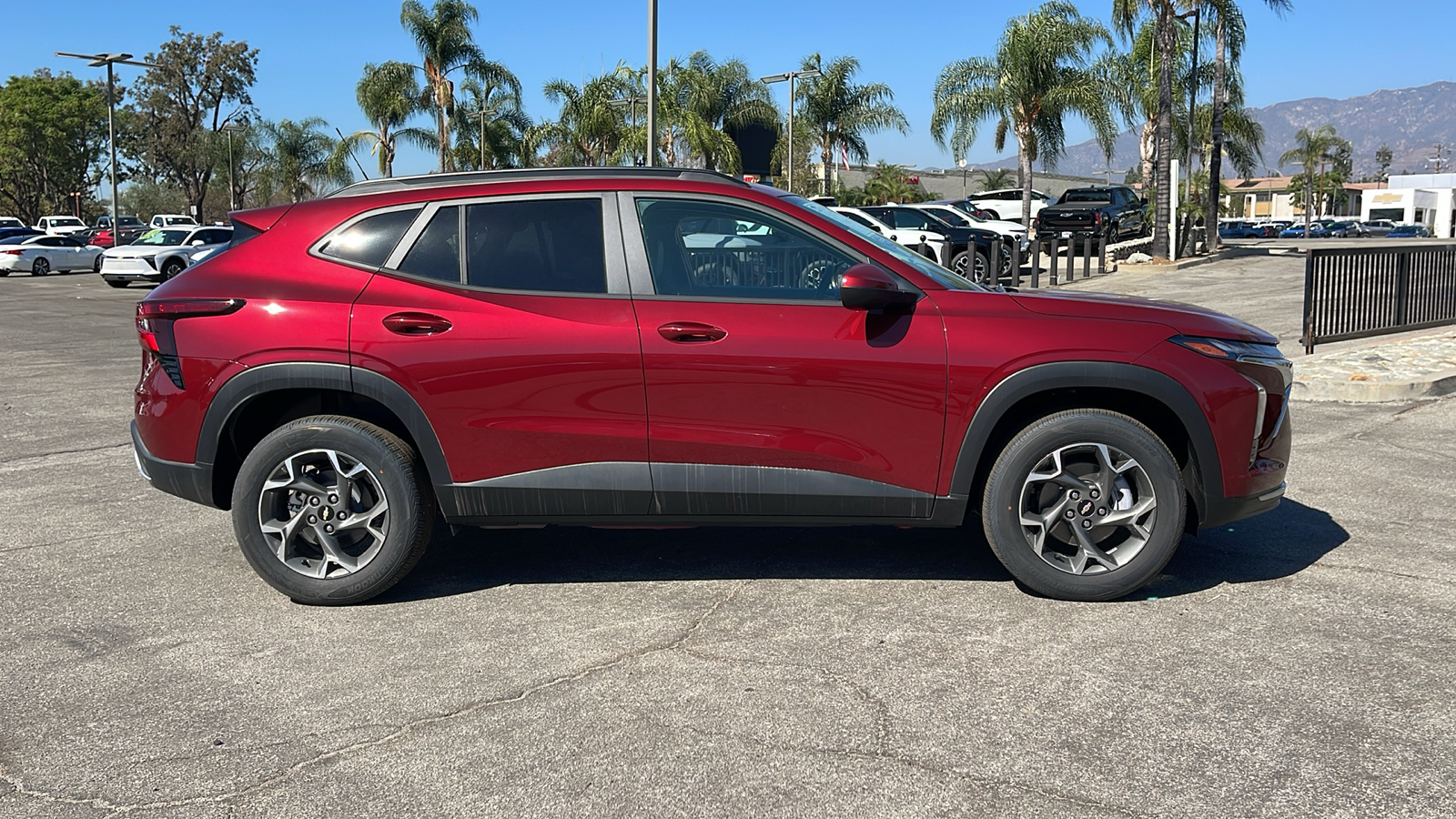 2025 Chevrolet Trax LT 2