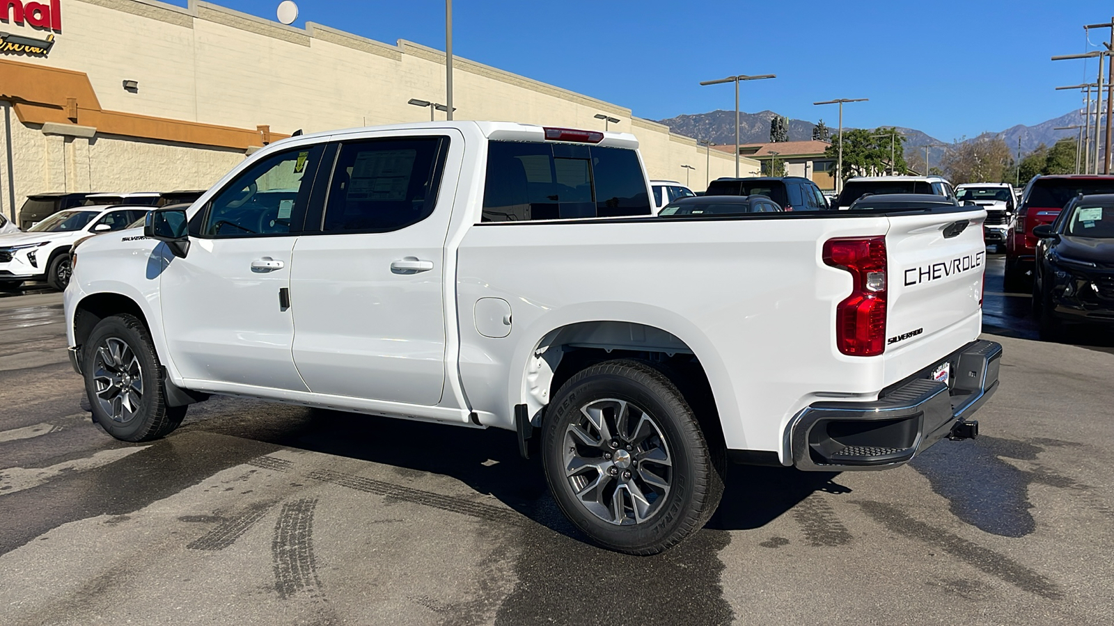 2025 Chevrolet Silverado 1500 LT 5