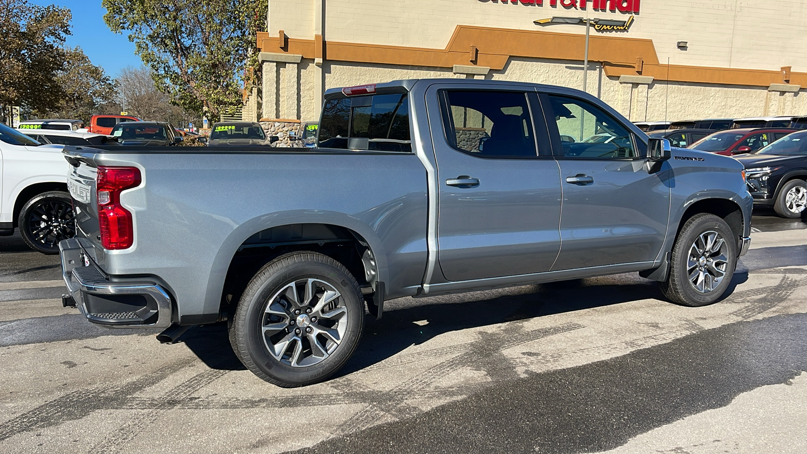 2025 Chevrolet Silverado 1500 LT 3