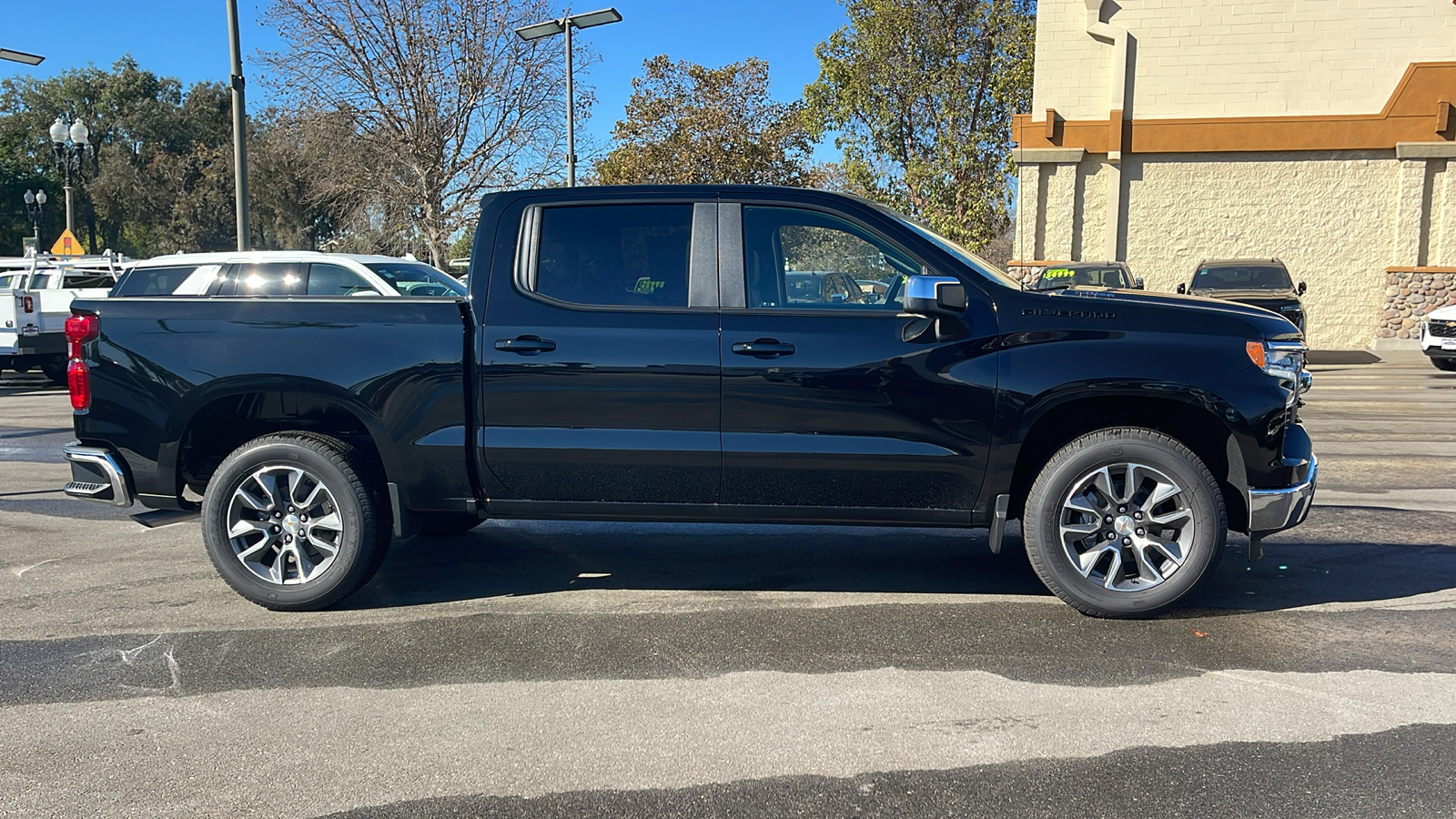 2025 Chevrolet Silverado 1500 LT 2