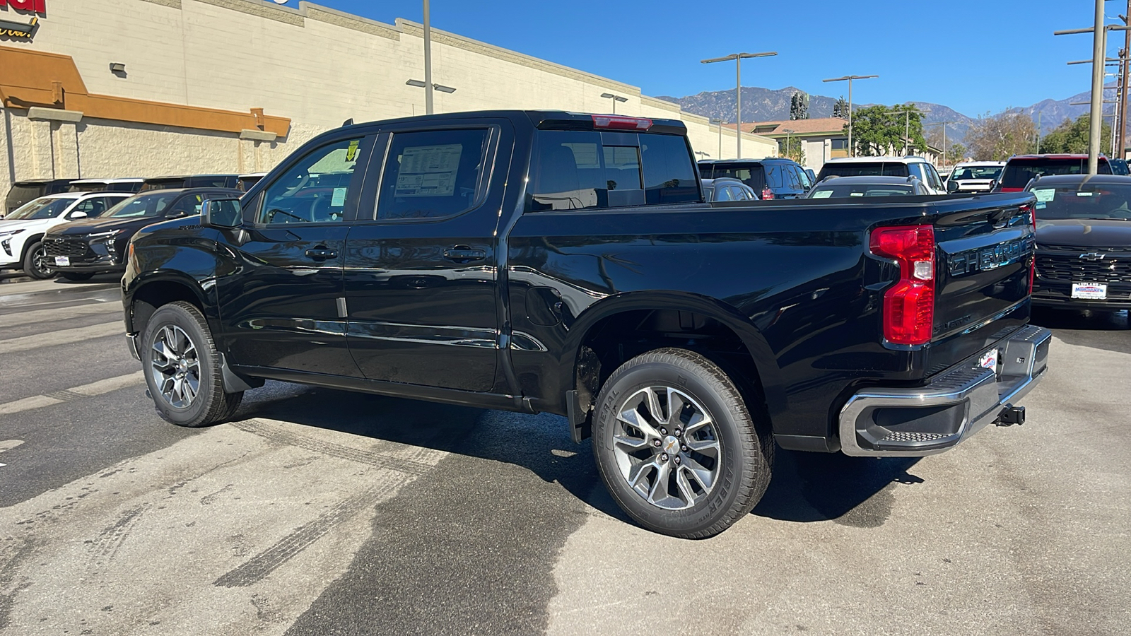 2025 Chevrolet Silverado 1500 LT 5