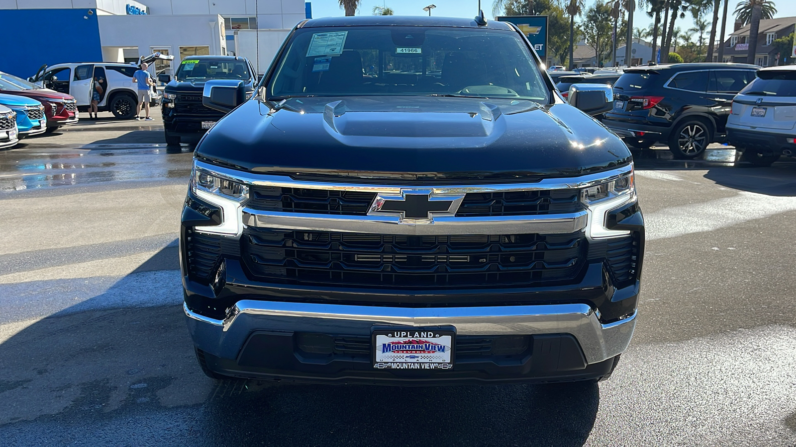 2025 Chevrolet Silverado 1500 LT 8