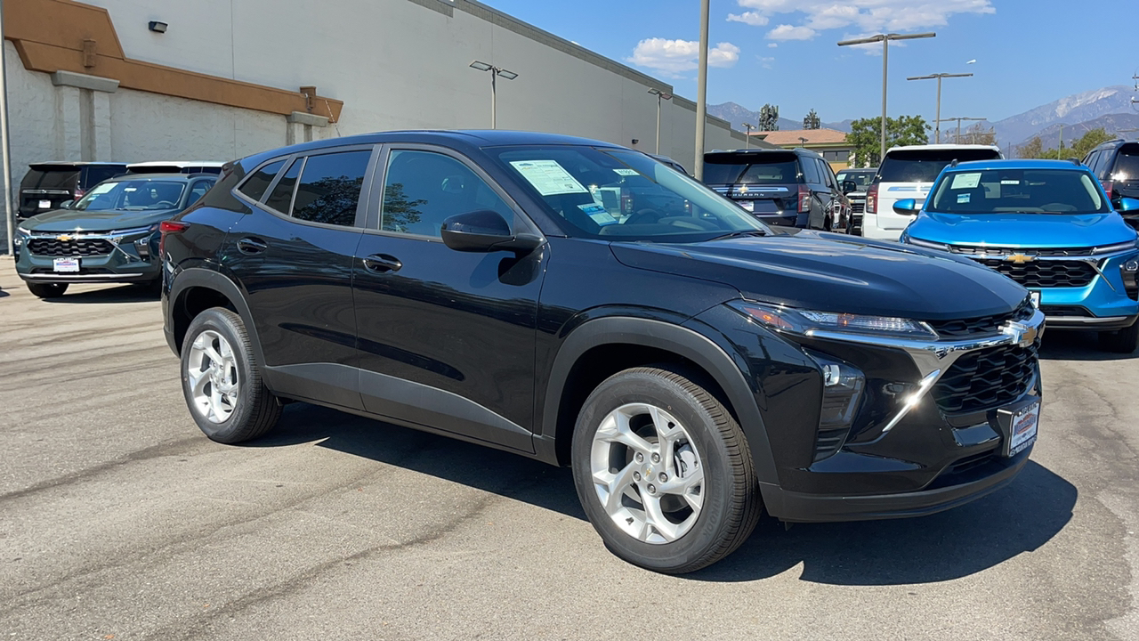 2025 Chevrolet Trax LT 1