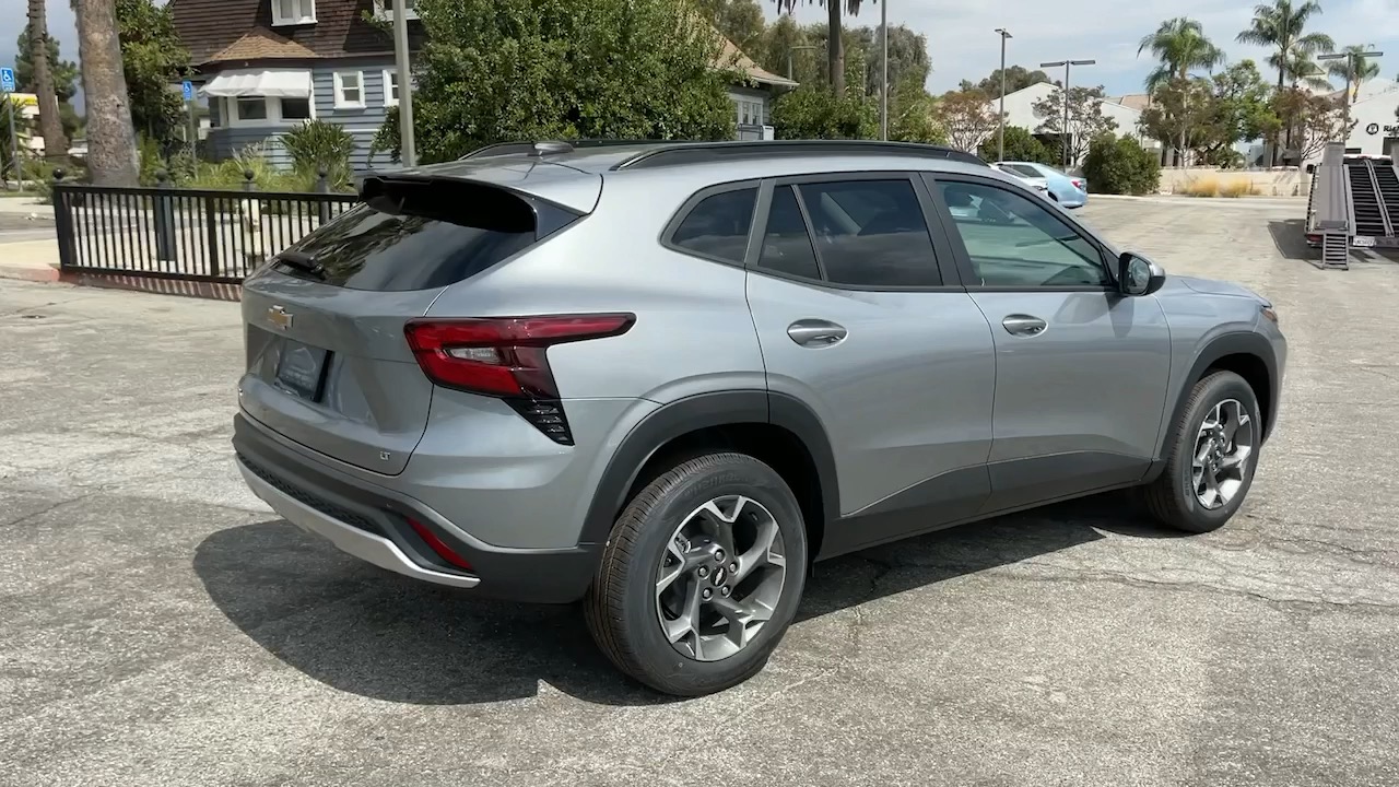 2025 Chevrolet Trax LT 3