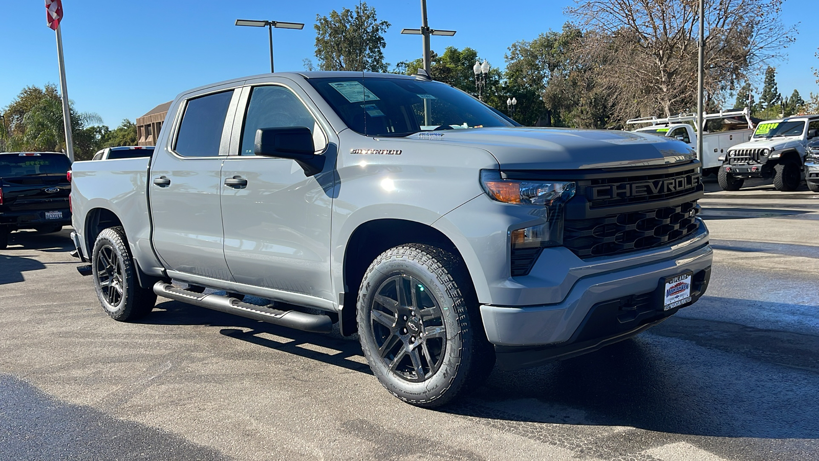 2025 Chevrolet Silverado 1500 Custom 1