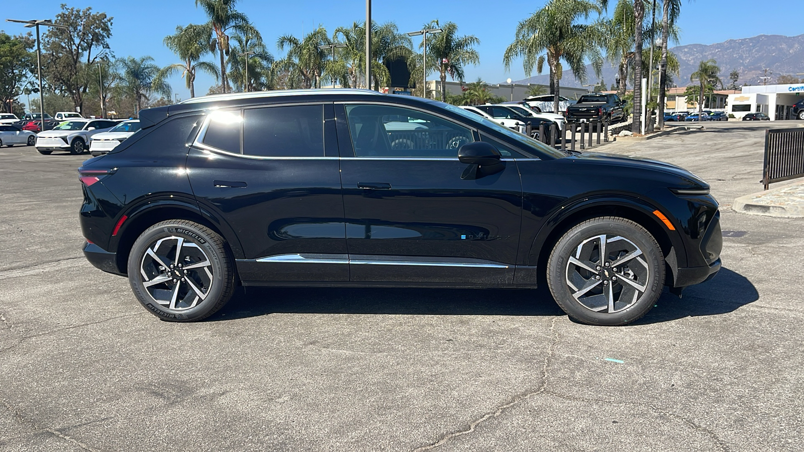 2024 Chevrolet Equinox EV LT 2