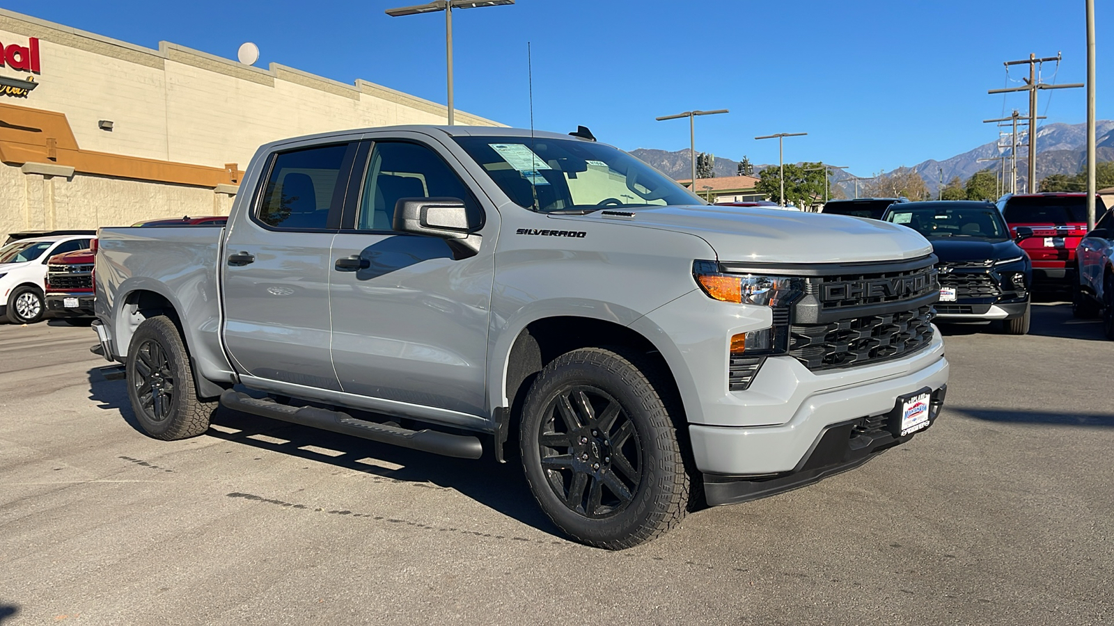 2025 Chevrolet Silverado 1500 Custom 1