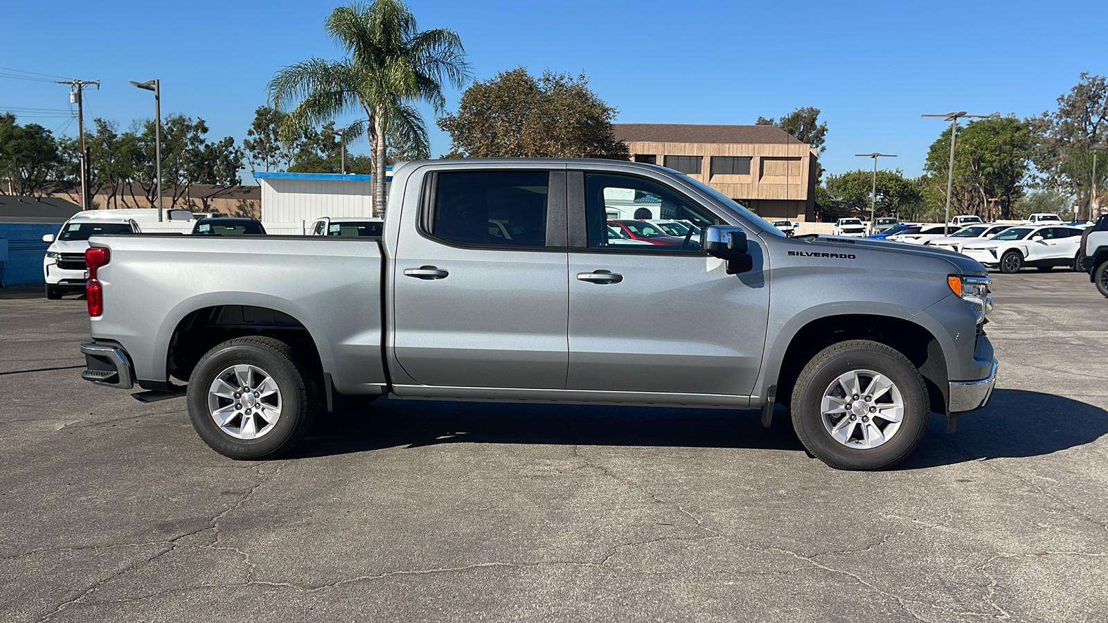 2025 Chevrolet Silverado 1500 LT 2