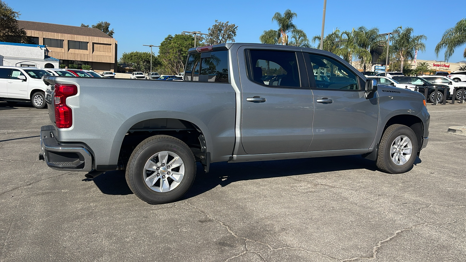 2025 Chevrolet Silverado 1500 LT 3