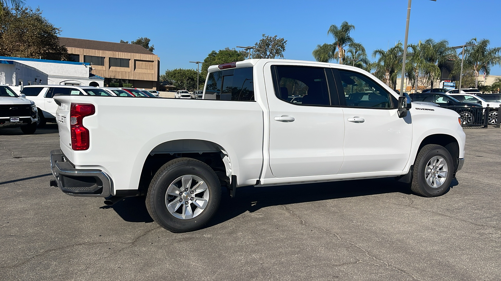 2025 Chevrolet Silverado 1500 LT 3