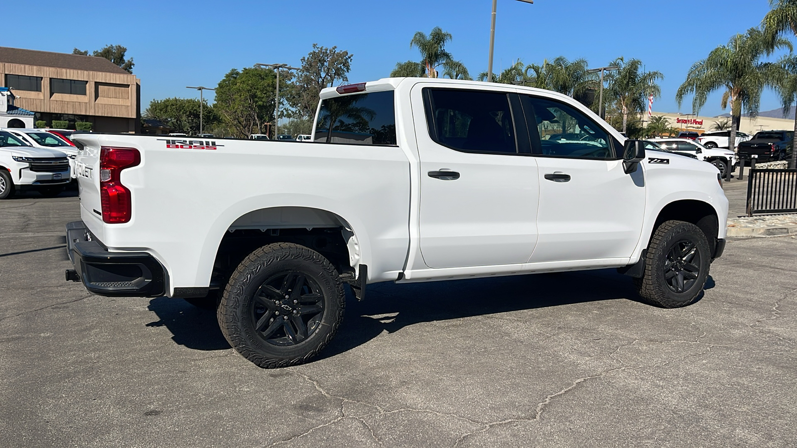 2025 Chevrolet Silverado 1500 Custom Trail Boss 3