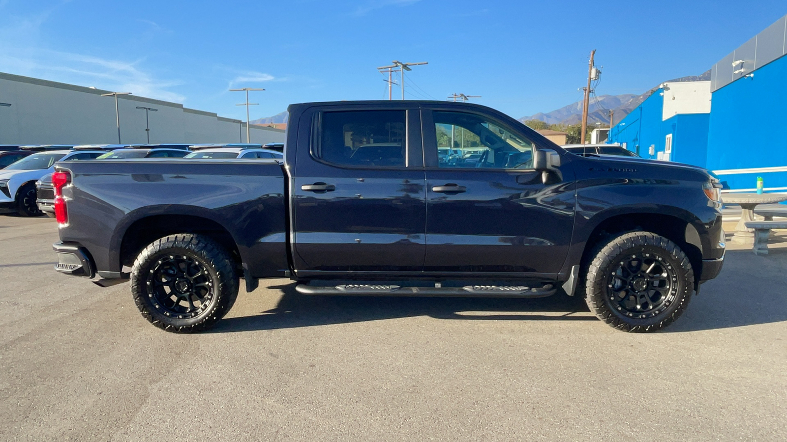 2022 Chevrolet Silverado 1500 Custom 2