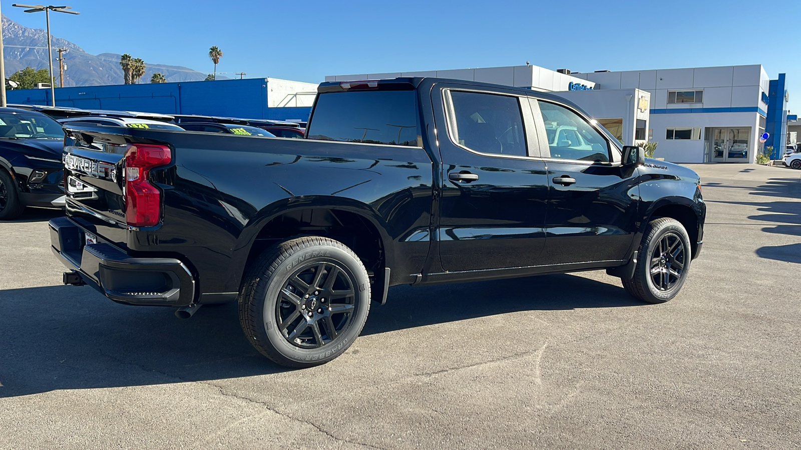 2025 Chevrolet Silverado 1500 Custom 3