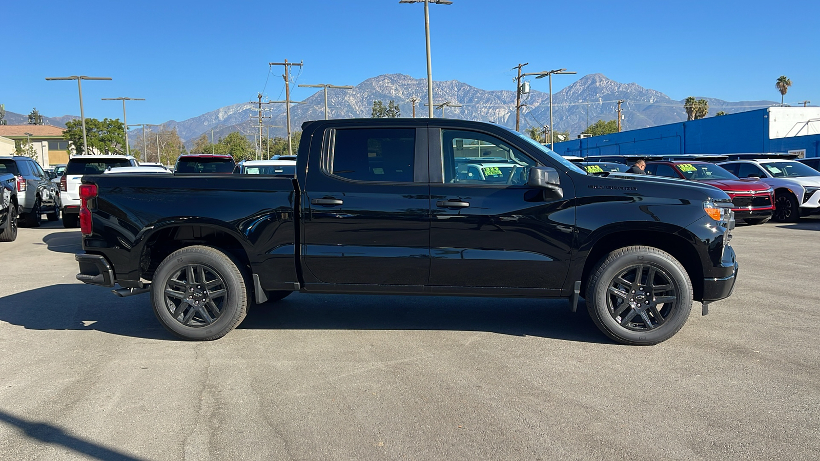 2025 Chevrolet Silverado 1500 Custom 2