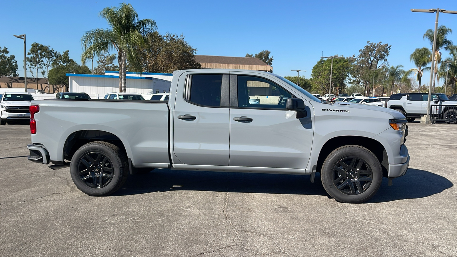 2025 Chevrolet Silverado 1500 Custom 2