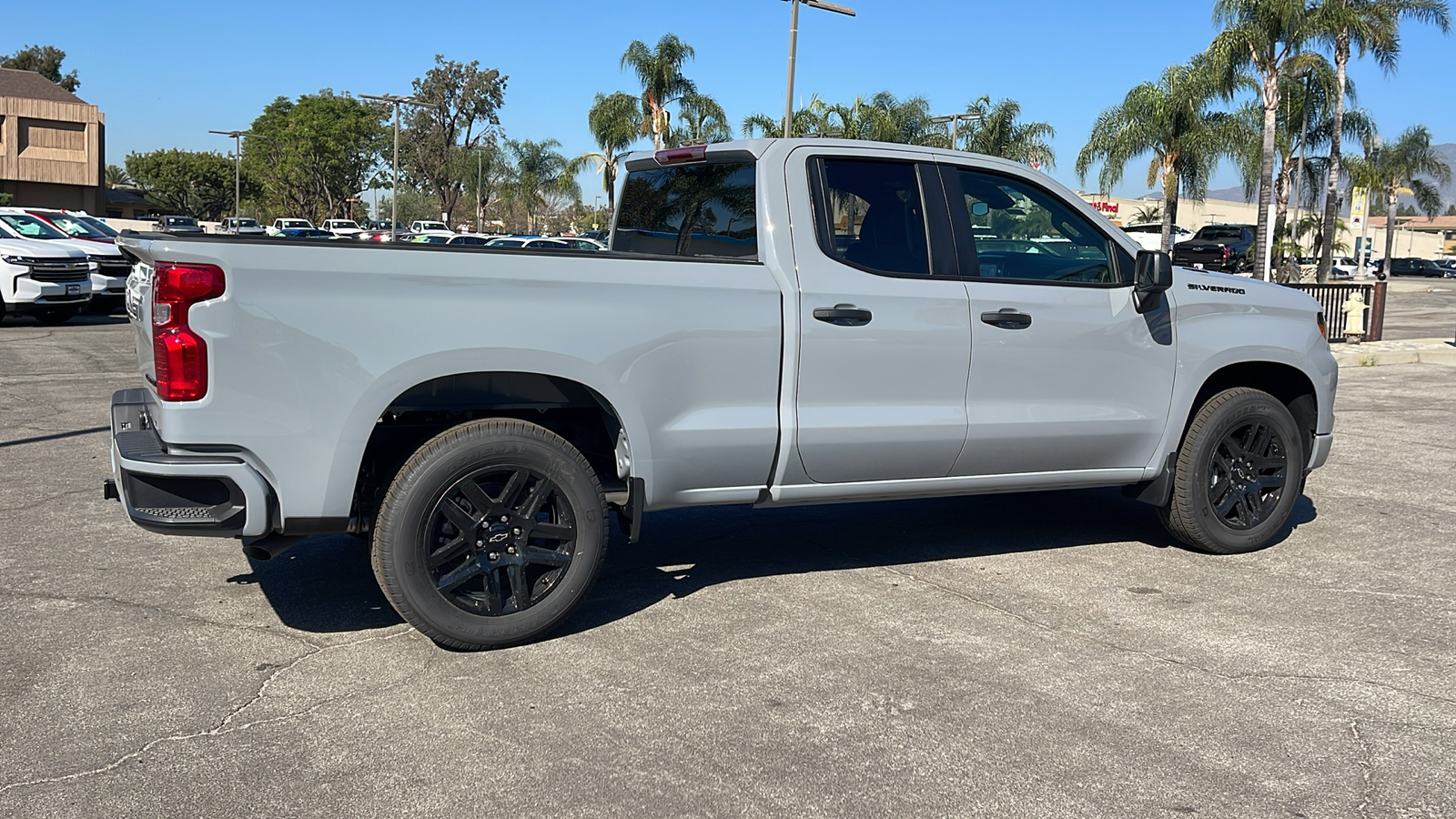 2025 Chevrolet Silverado 1500 Custom 3