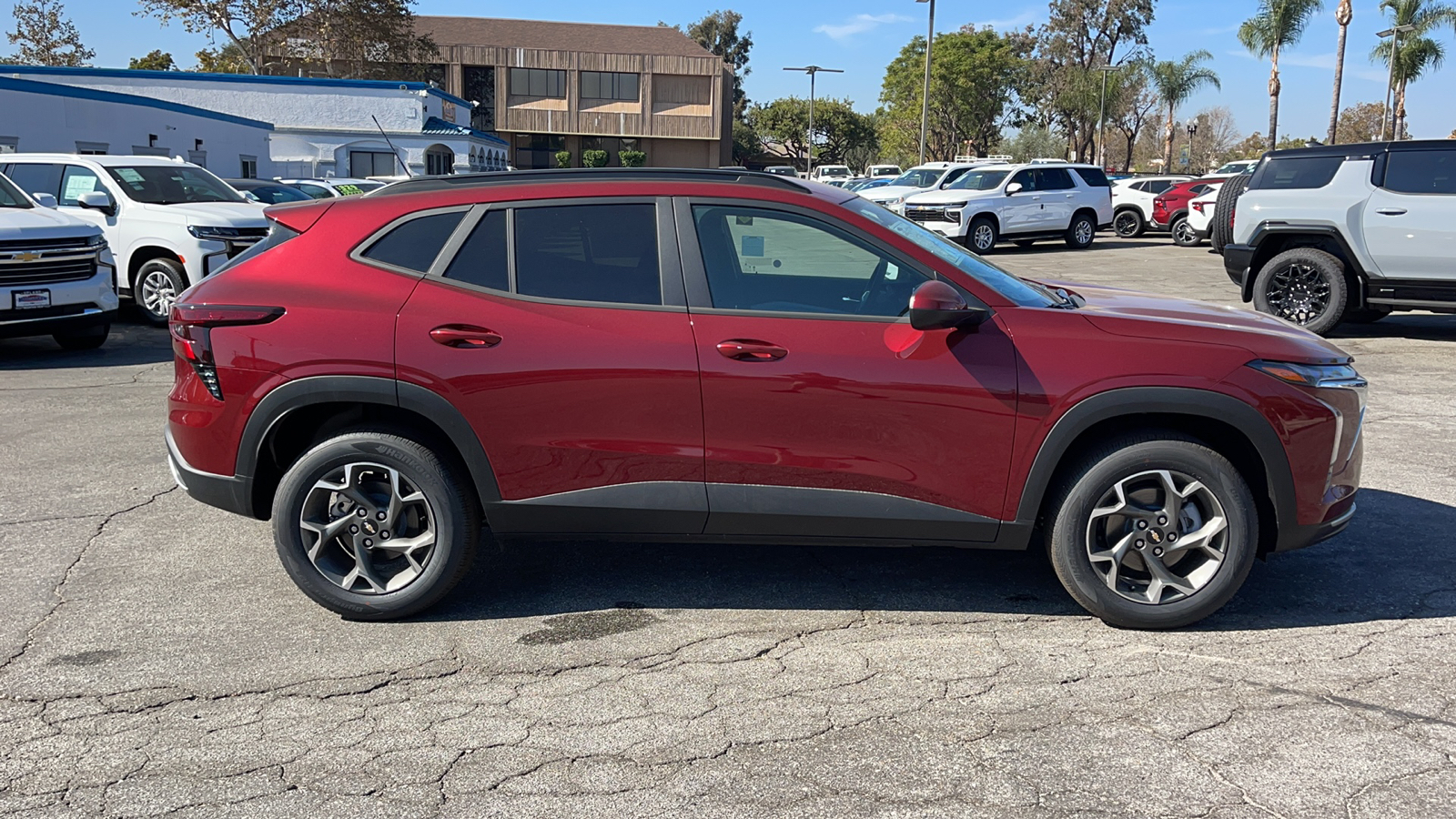 2025 Chevrolet Trax LT 2