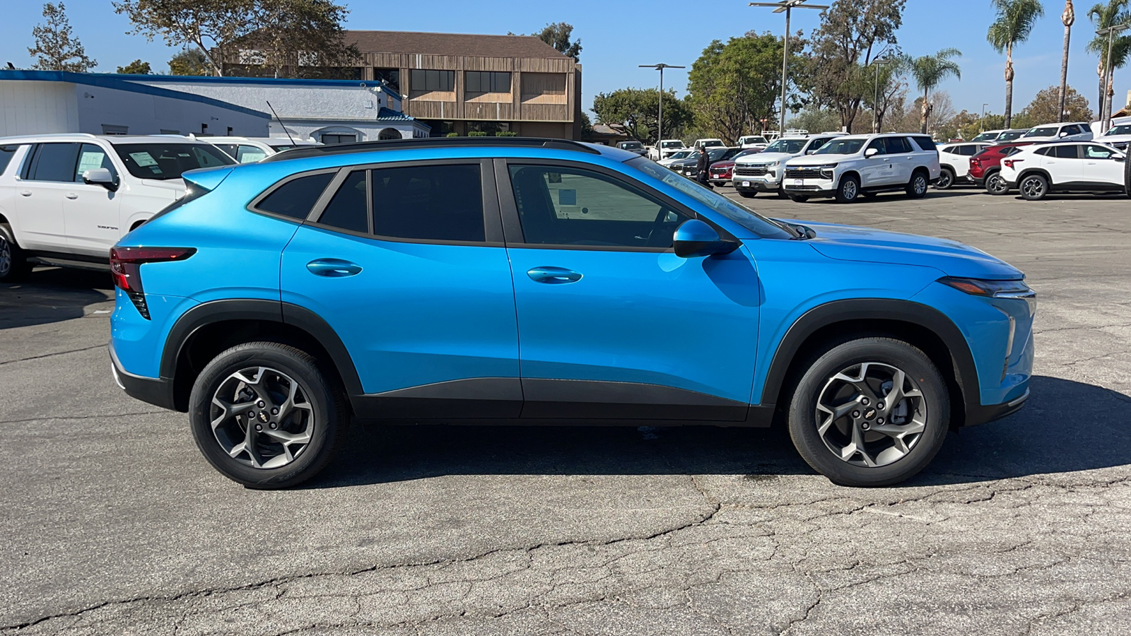 2025 Chevrolet Trax LT 2