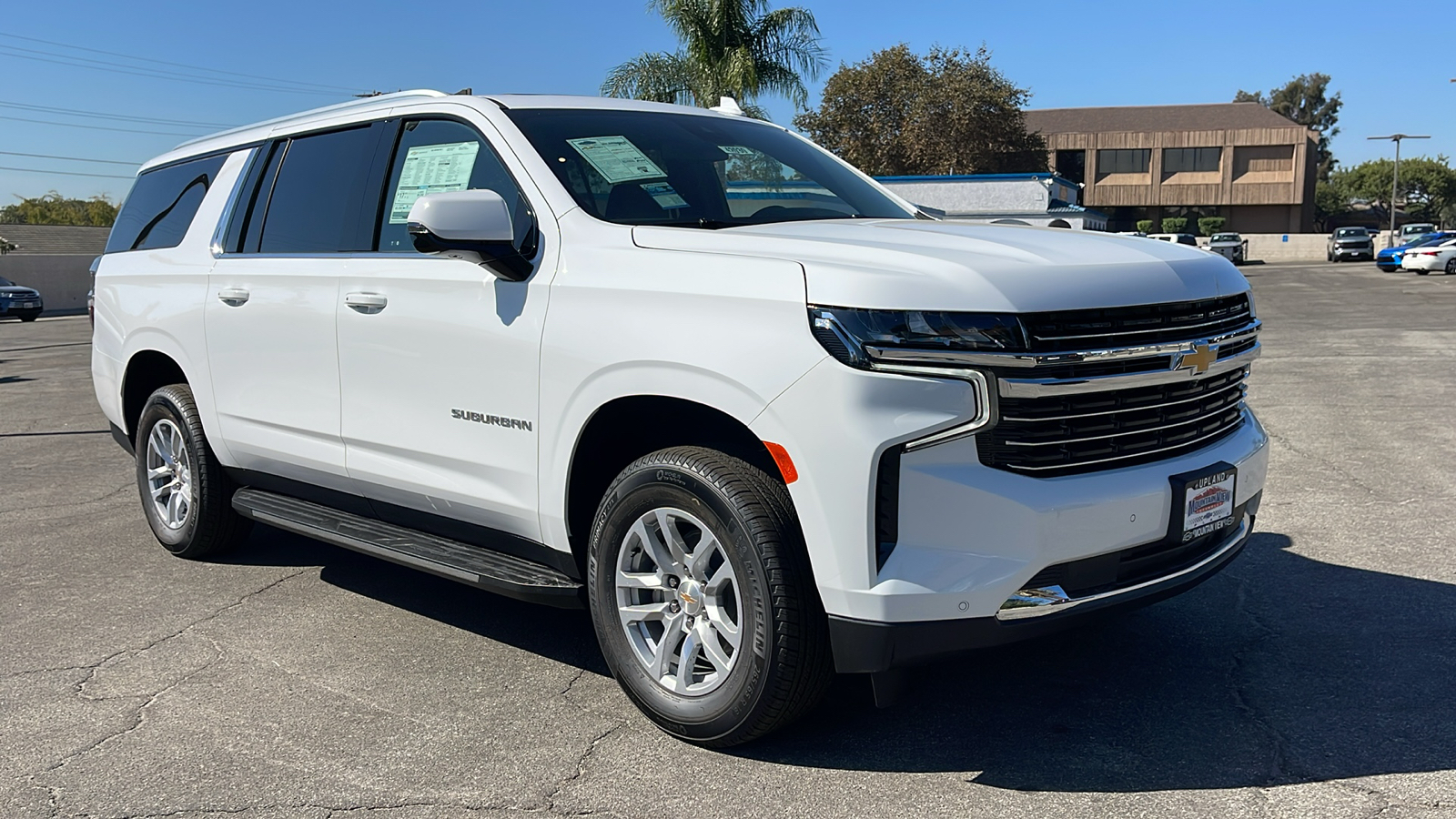 2024 Chevrolet Suburban LT 1