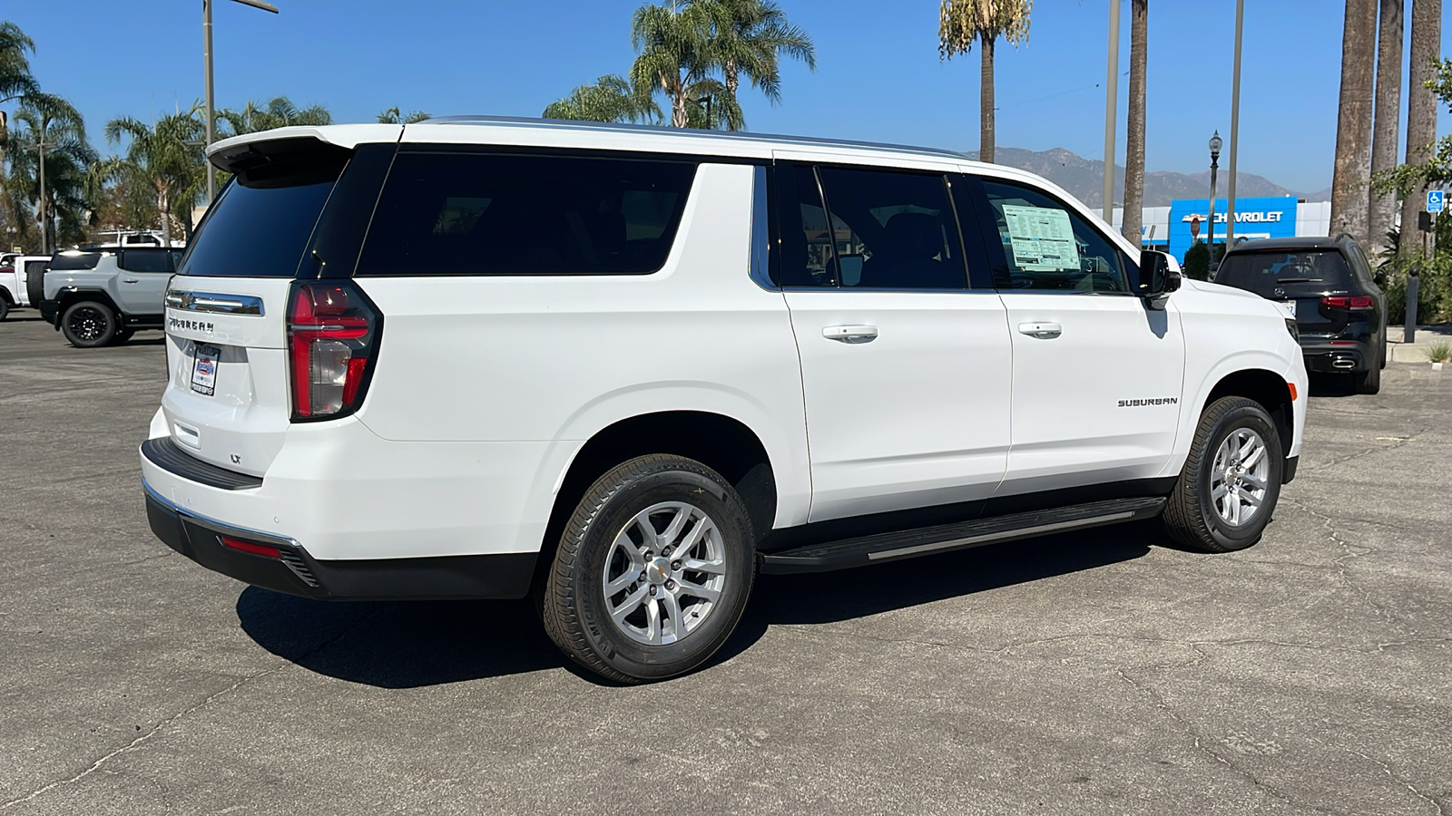 2024 Chevrolet Suburban LT 3