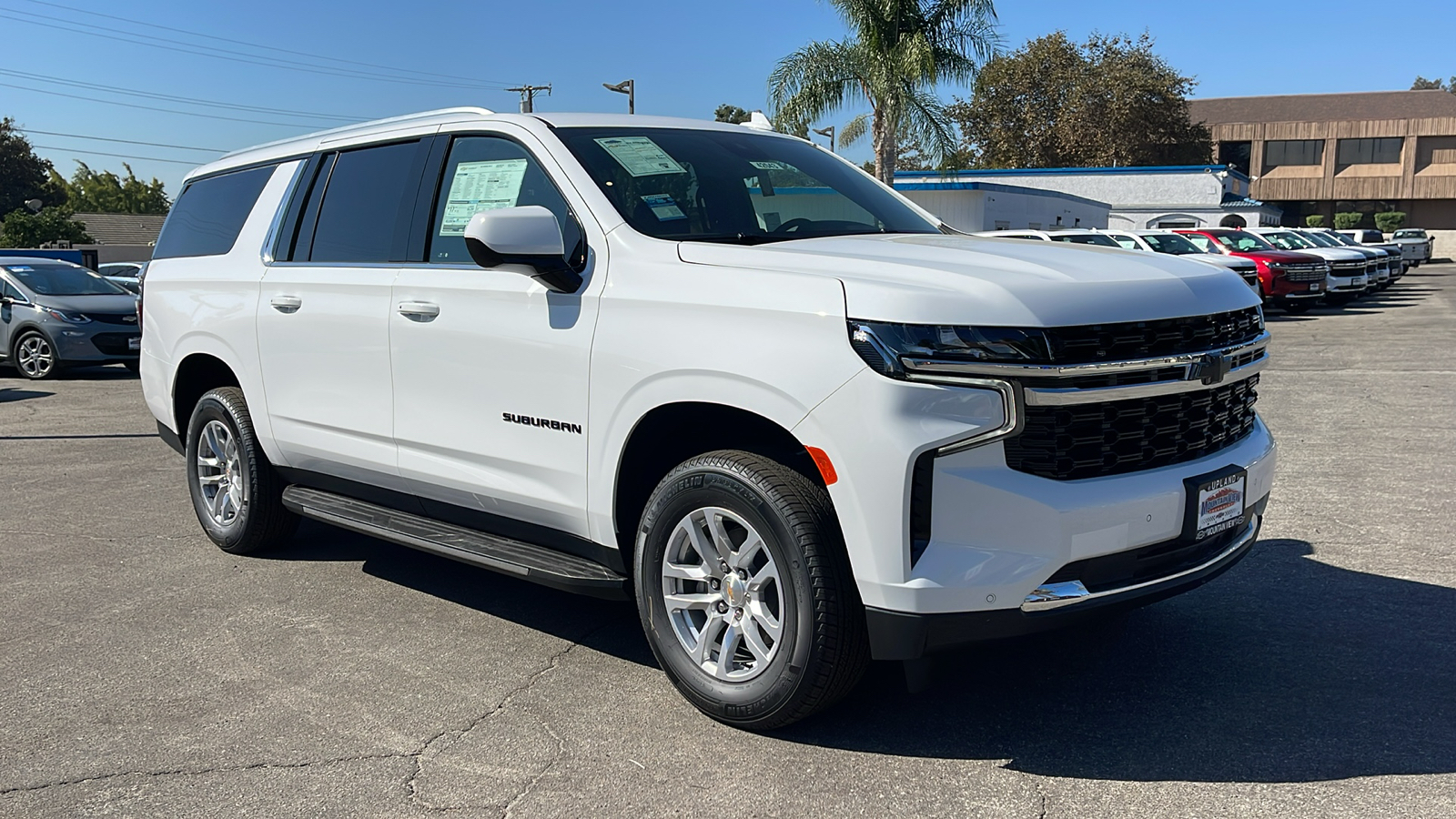 2024 Chevrolet Suburban LS 1