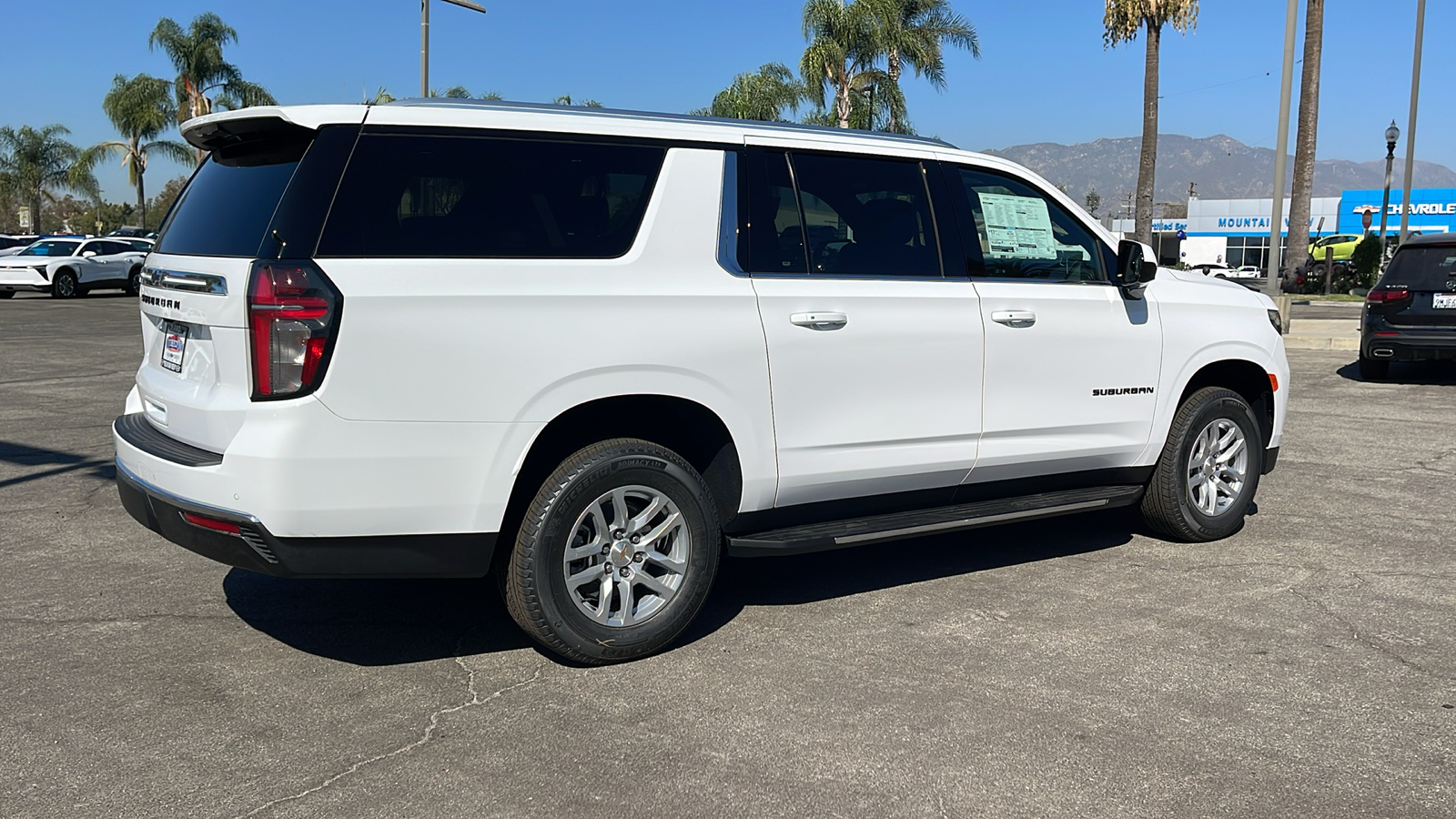 2024 Chevrolet Suburban LS 3