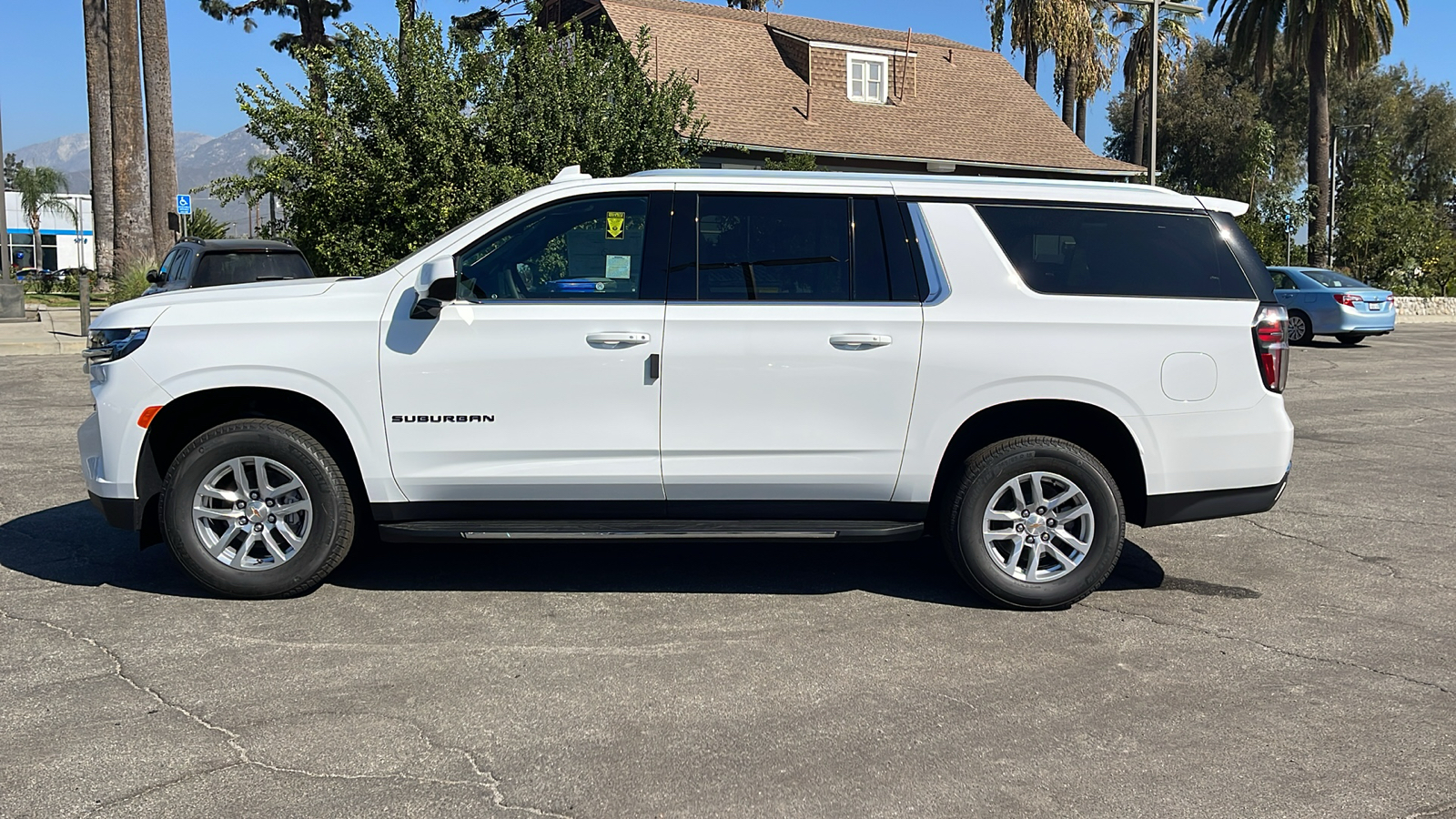 2024 Chevrolet Suburban LS 6