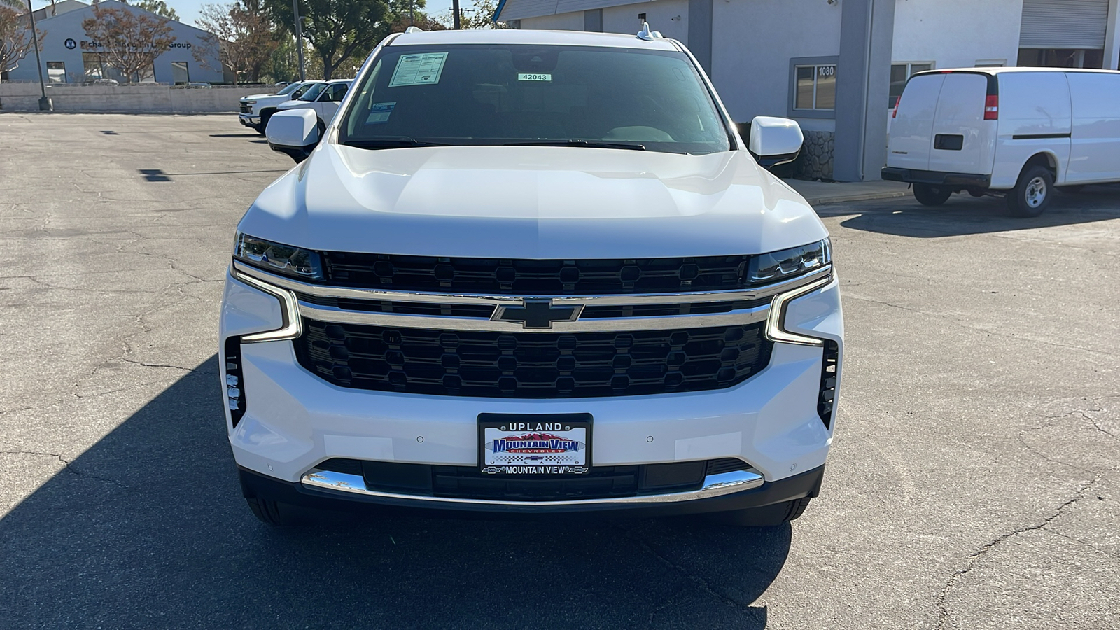 2024 Chevrolet Suburban LS 8