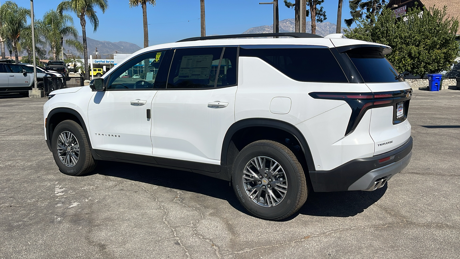 2024 Chevrolet Traverse FWD LT 5