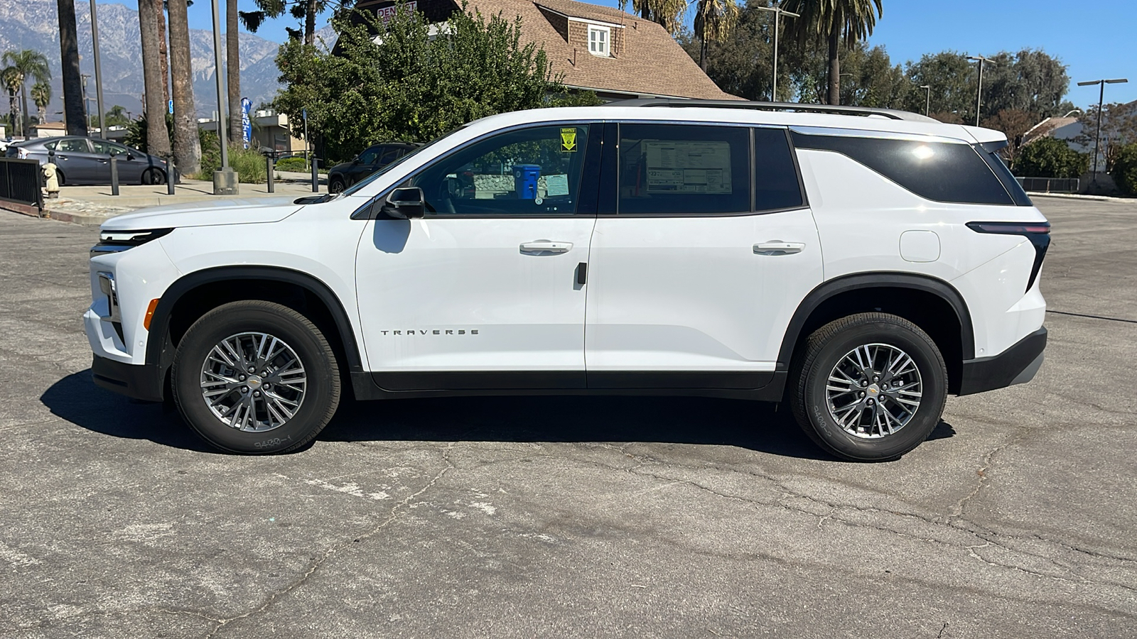 2024 Chevrolet Traverse FWD LT 6