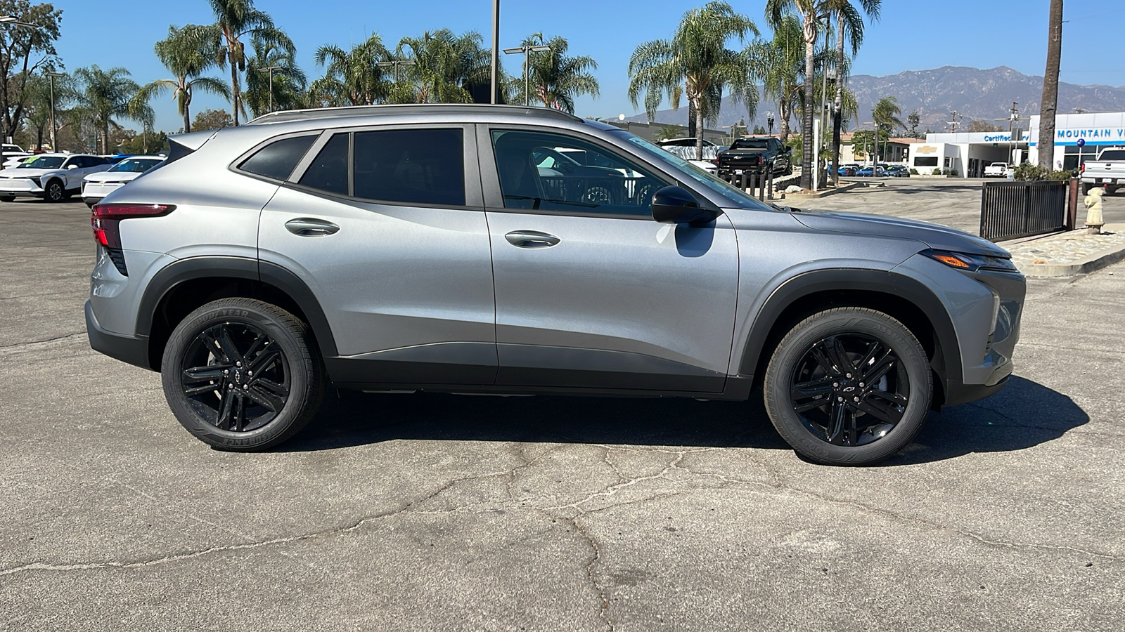 2025 Chevrolet Trax ACTIV 2