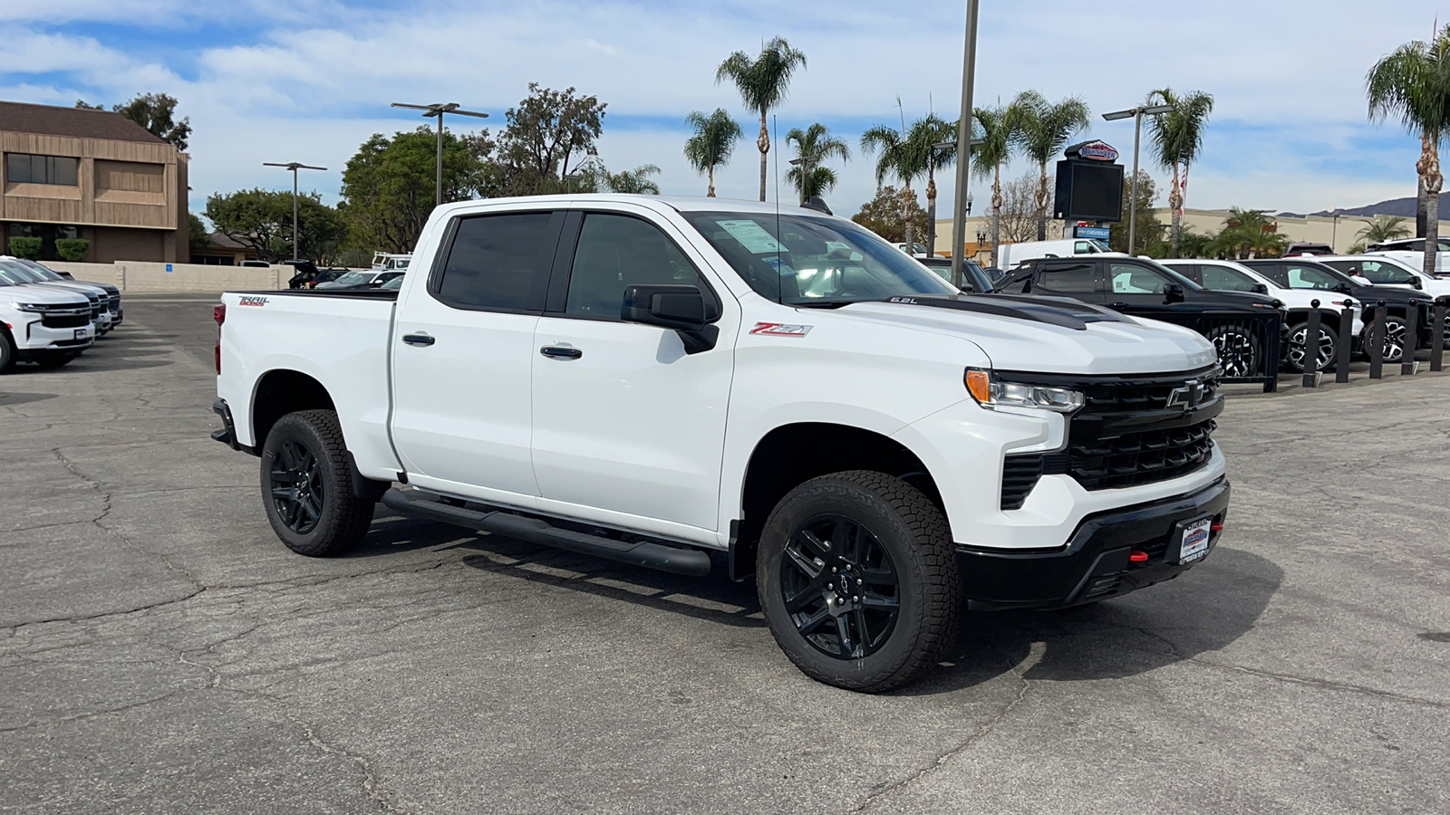 2025 Chevrolet Silverado 1500 LT Trail Boss 1