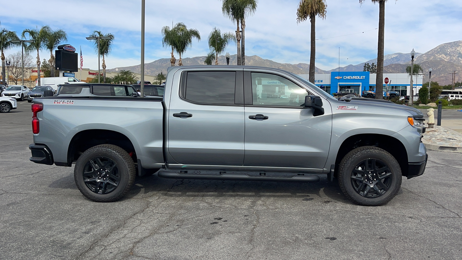 2025 Chevrolet Silverado 1500 LT Trail Boss 2