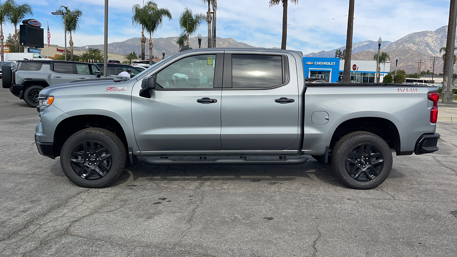 2025 Chevrolet Silverado 1500 LT Trail Boss 6