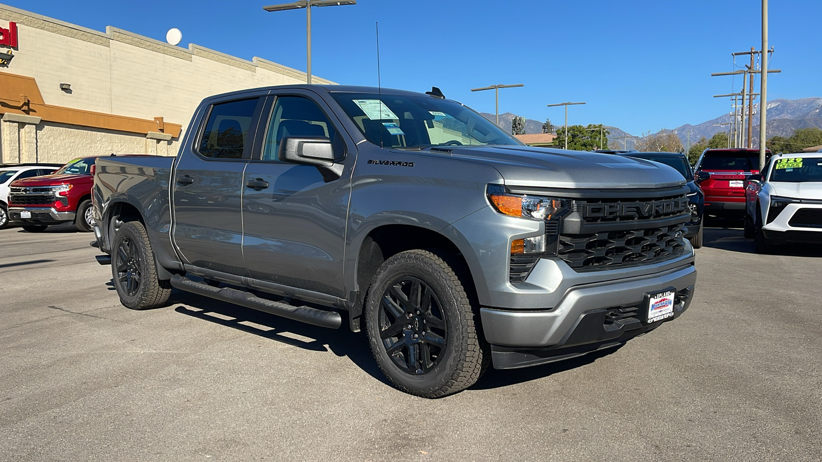 2025 Chevrolet Silverado 1500 Custom 1