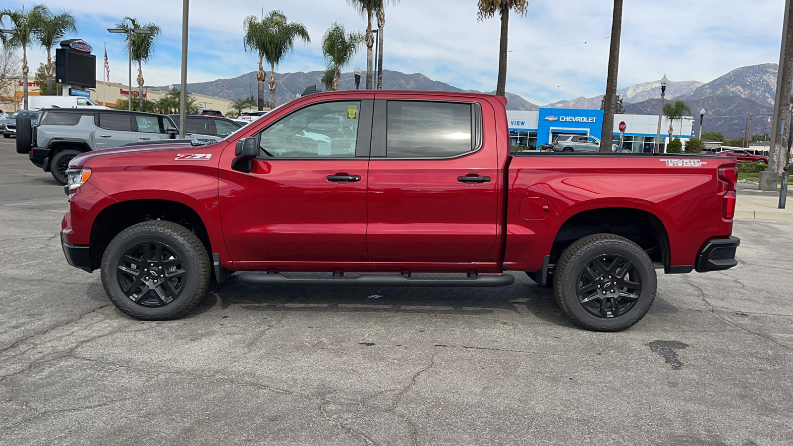 2025 Chevrolet Silverado 1500 LT Trail Boss 6