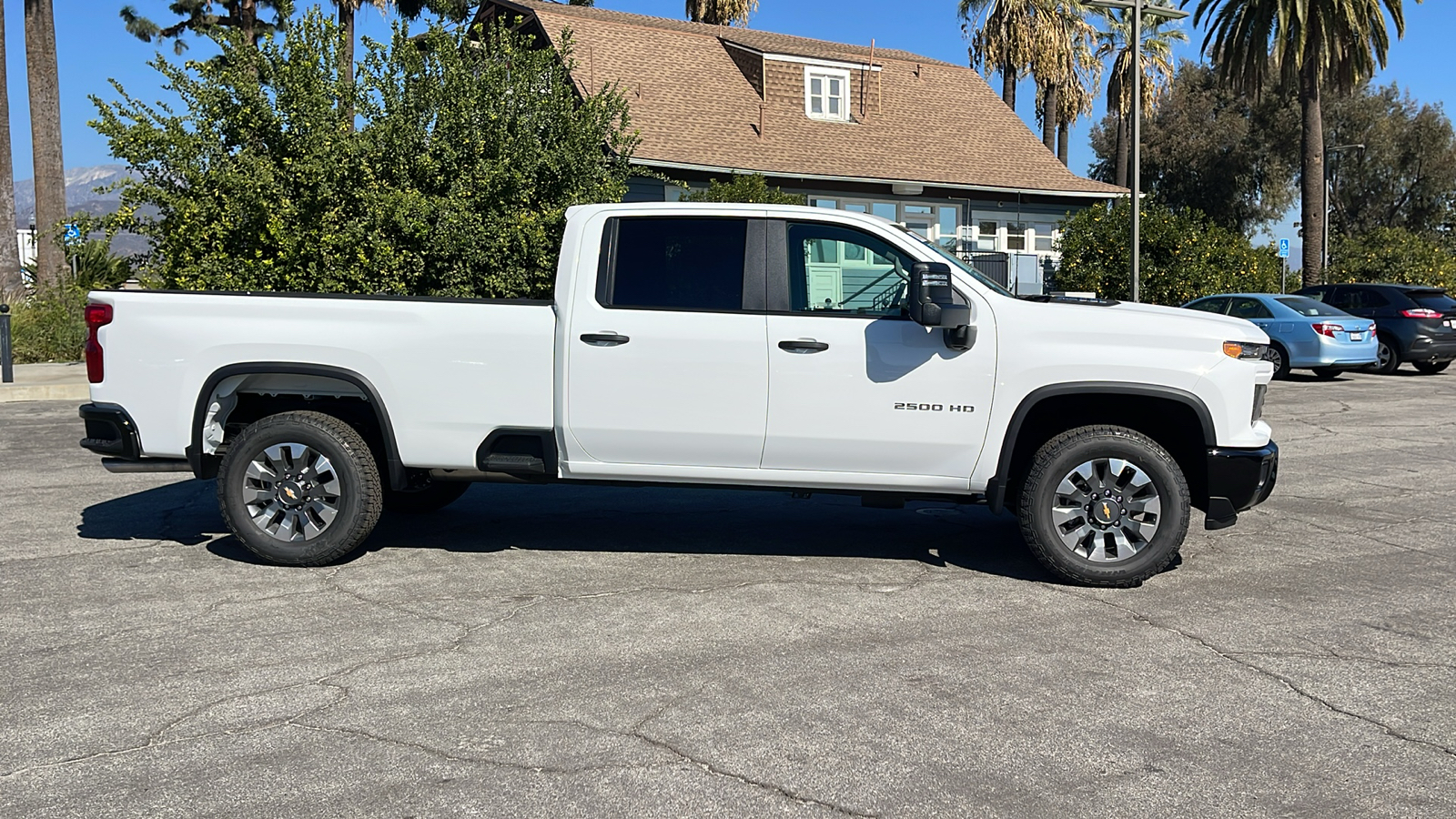 2025 Chevrolet Silverado 2500HD Custom 2