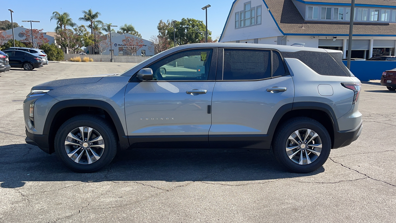 2025 Chevrolet Equinox FWD LT 6