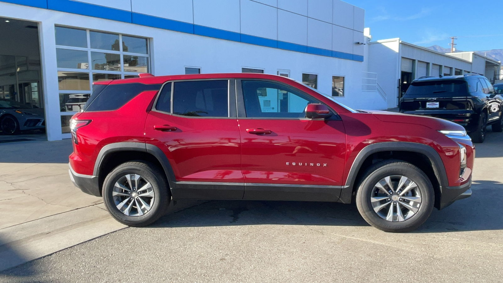 2025 Chevrolet Equinox FWD LT 2