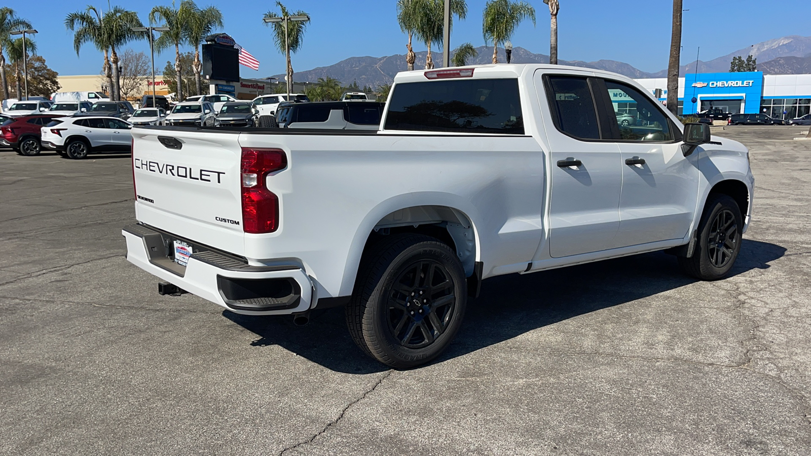 2025 Chevrolet Silverado 1500 Custom 3