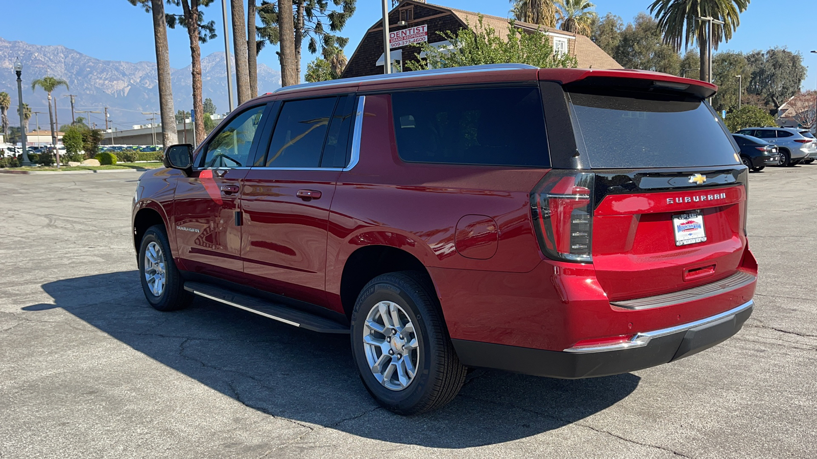 2025 Chevrolet Suburban LS 5