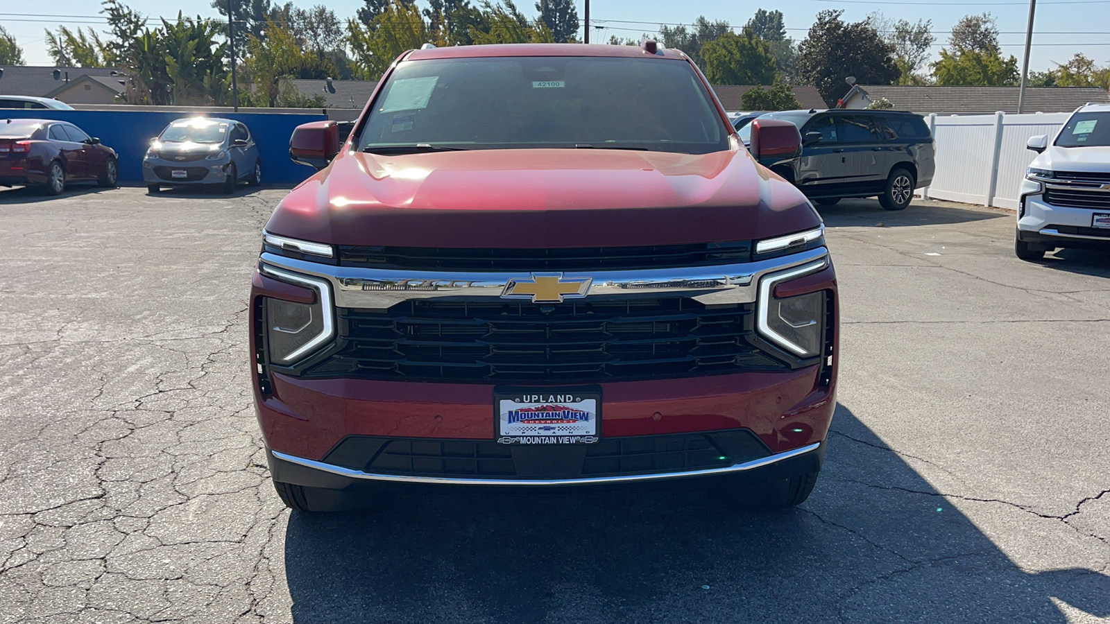 2025 Chevrolet Suburban LS 8