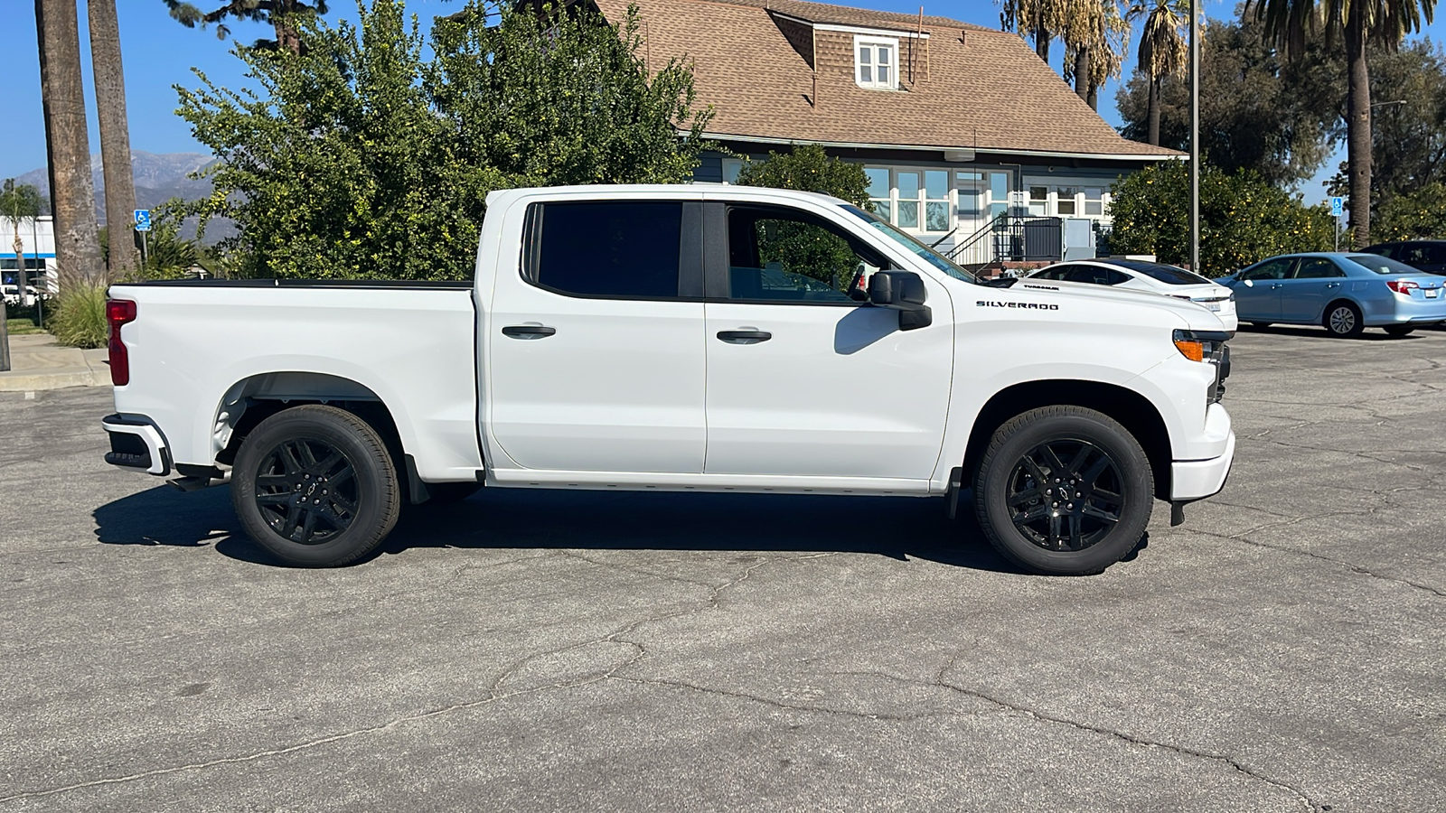 2025 Chevrolet Silverado 1500 Custom 2