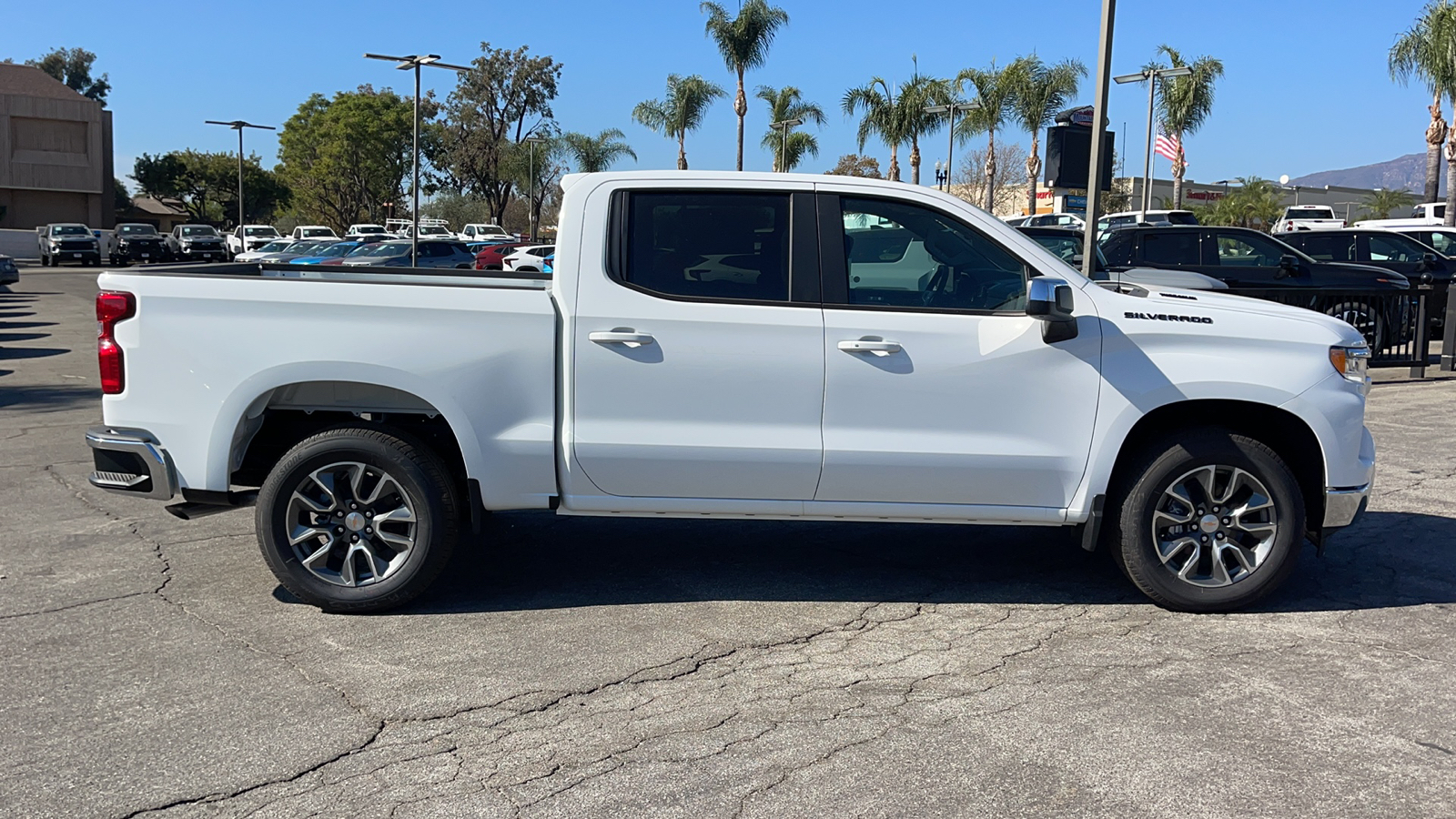 2025 Chevrolet Silverado 1500 LT 2